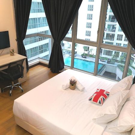 Klcc Inifinity Pool - The Regalia Residences & Suites By Kl Minsu Kuala Lumpur Exteriör bild
