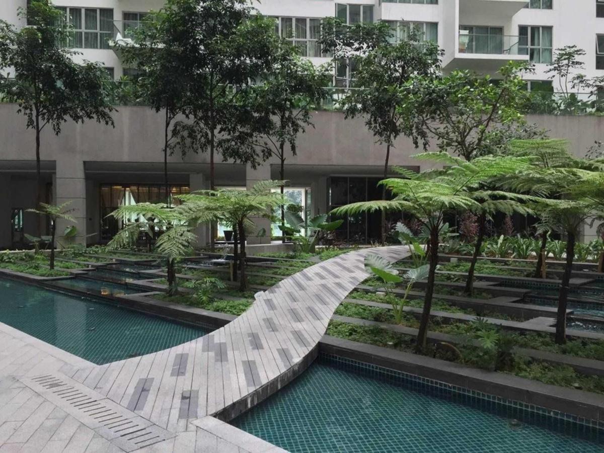 Klcc Inifinity Pool - The Regalia Residences & Suites By Kl Minsu Kuala Lumpur Exteriör bild