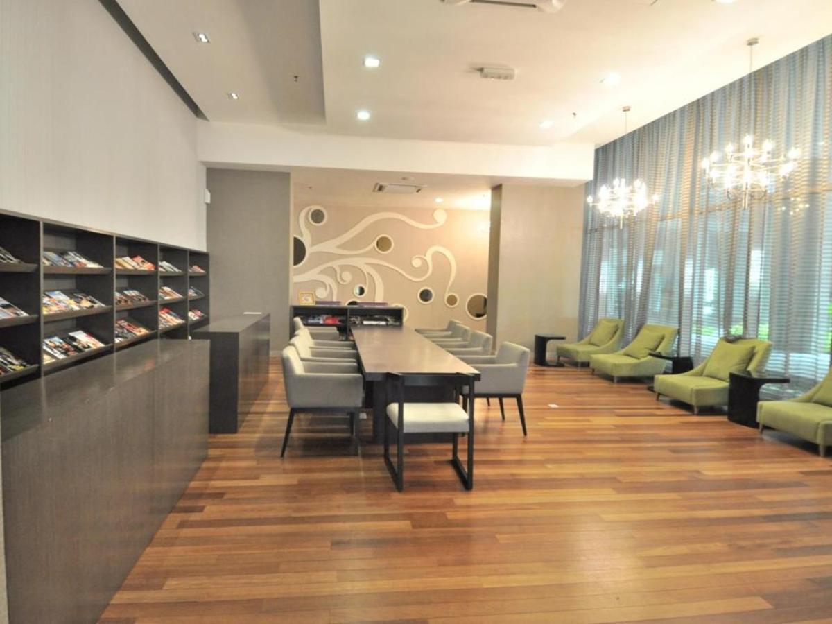 Klcc Inifinity Pool - The Regalia Residences & Suites By Kl Minsu Kuala Lumpur Exteriör bild