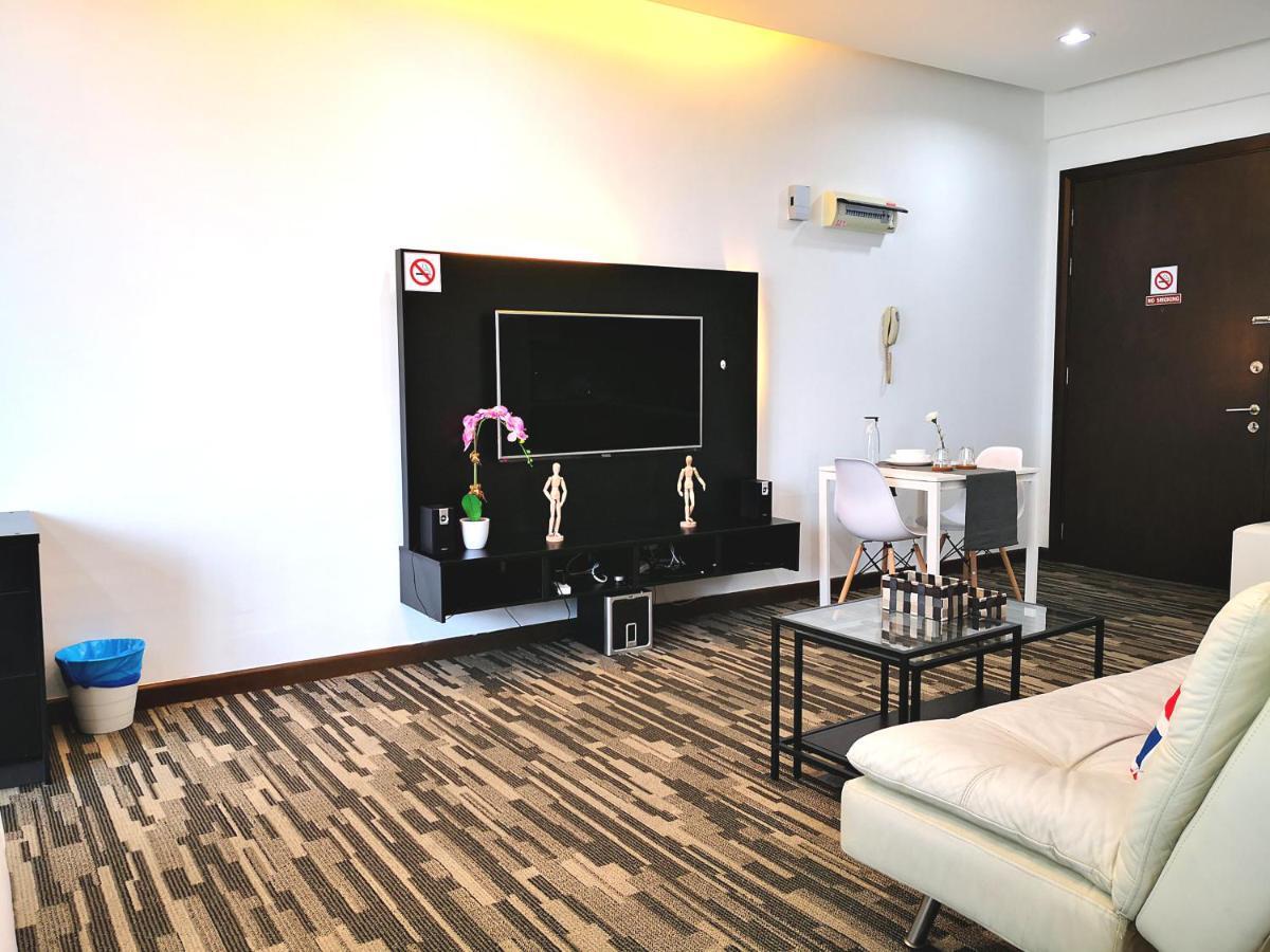 Klcc Inifinity Pool - The Regalia Residences & Suites By Kl Minsu Kuala Lumpur Exteriör bild