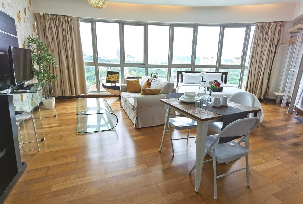 Klcc Inifinity Pool - The Regalia Residences & Suites By Kl Minsu Kuala Lumpur Exteriör bild